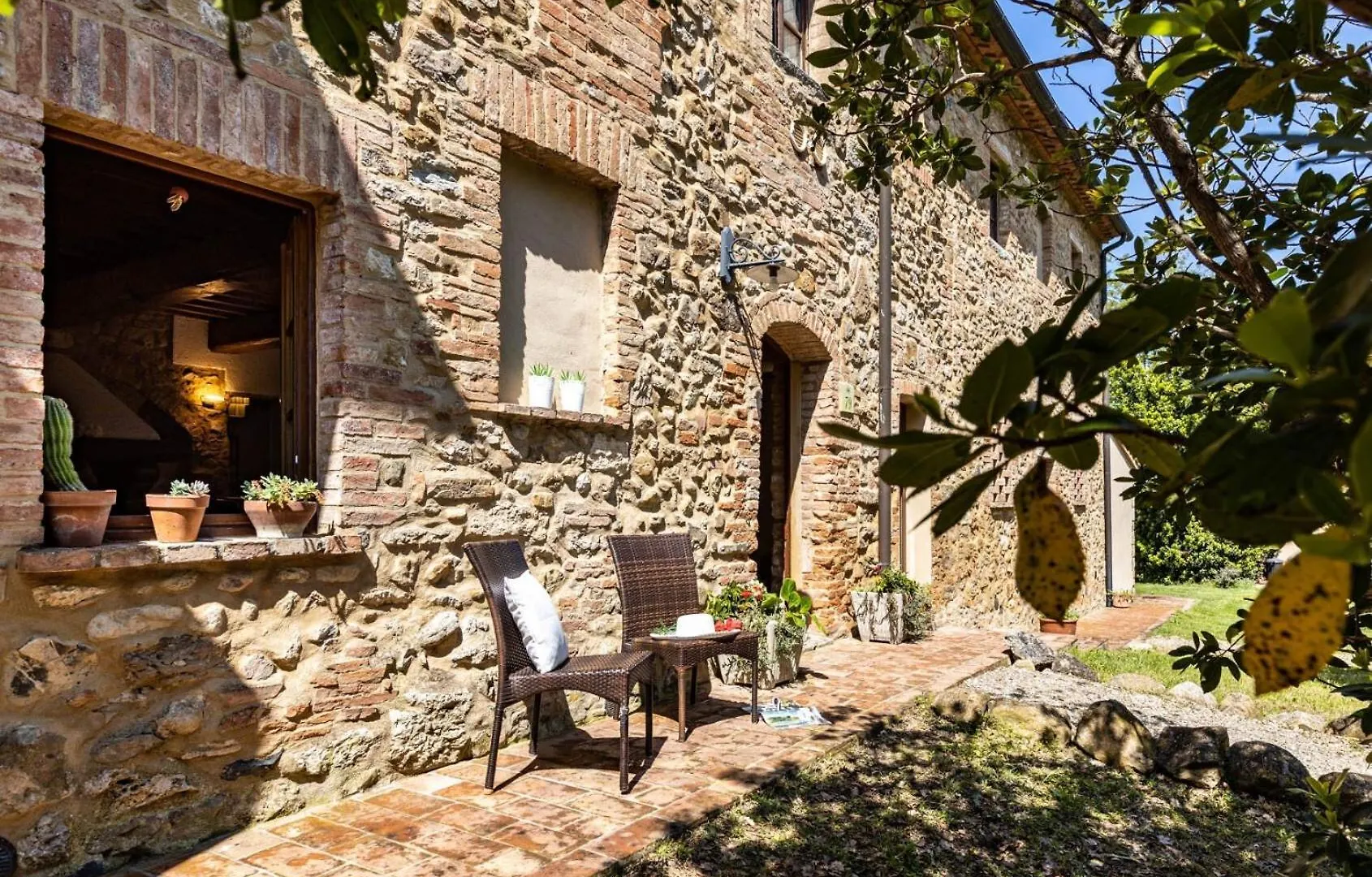 Lovely 6 Bed Tuscan Farmhouse Villamagna  0*, Villamagna (Pisa) Italy