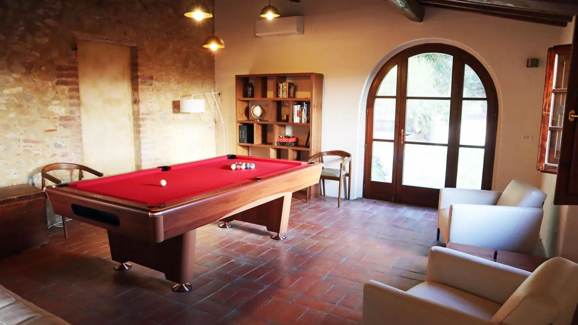 Villa Lovely 6 Bed Tuscan Farmhouse Villamagna