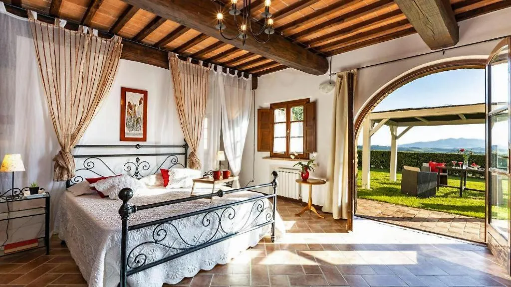 Lovely 6 Bed Tuscan Farmhouse Villamagna