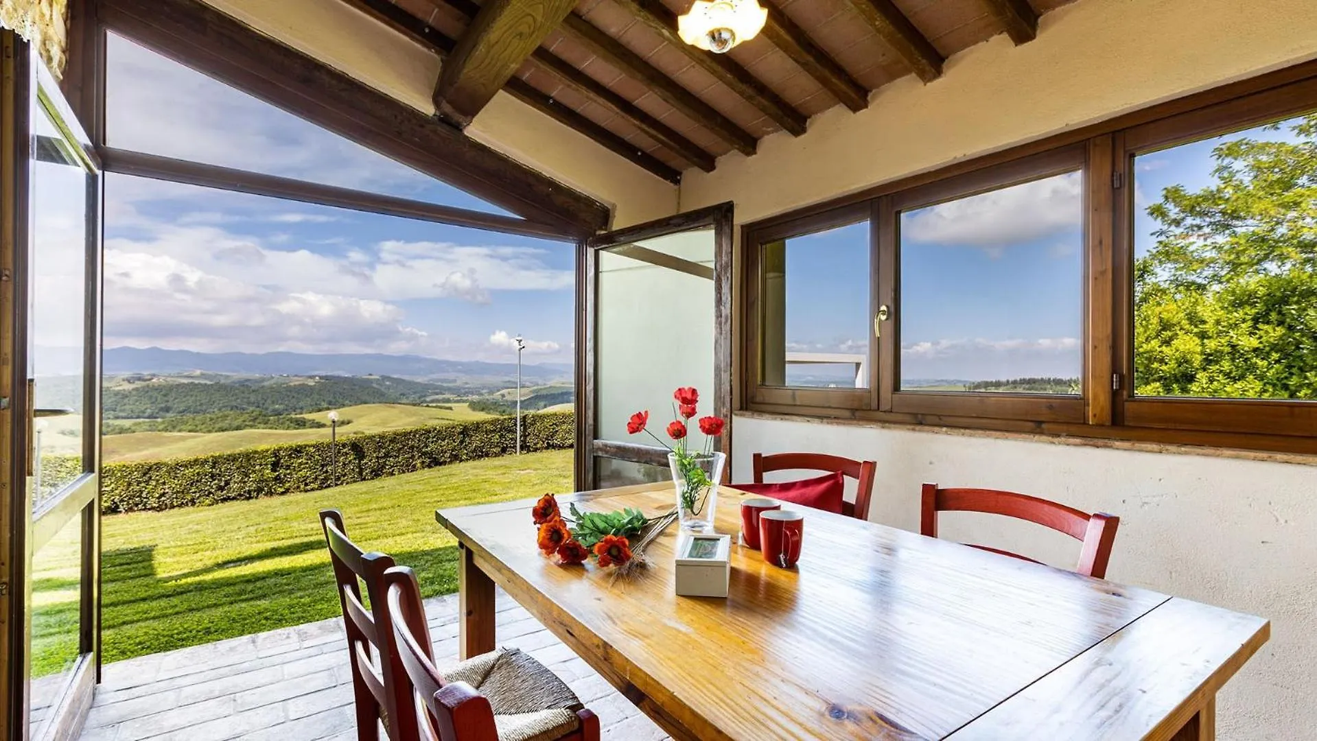 Lovely 6 Bed Tuscan Farmhouse Villamagna