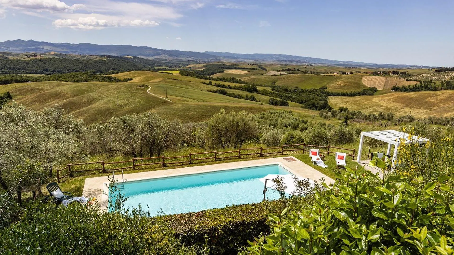 Villa Lovely 6 Bed Tuscan Farmhouse Villamagna