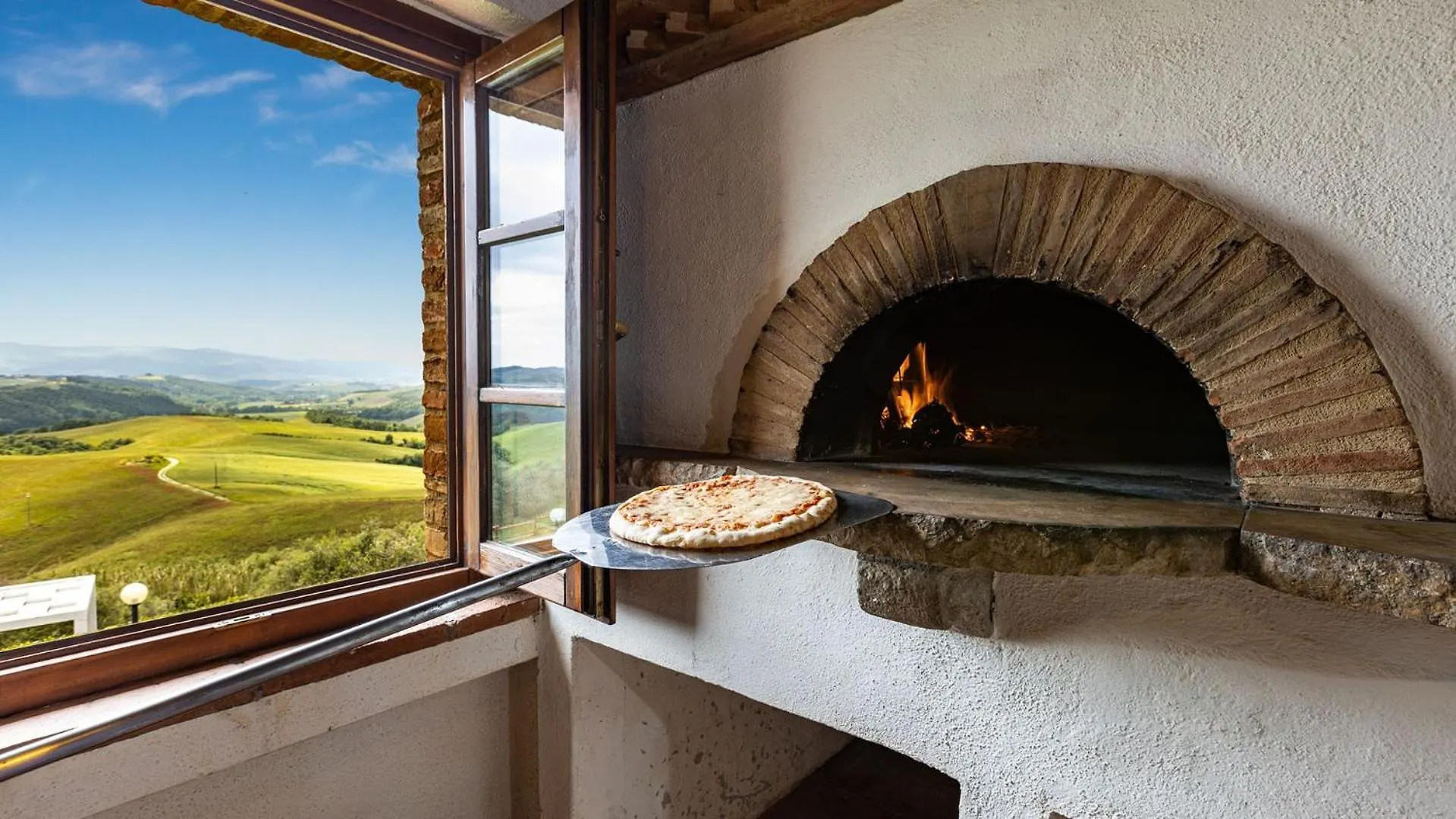 Villa Lovely 6 Bed Tuscan Farmhouse Villamagna  Italy